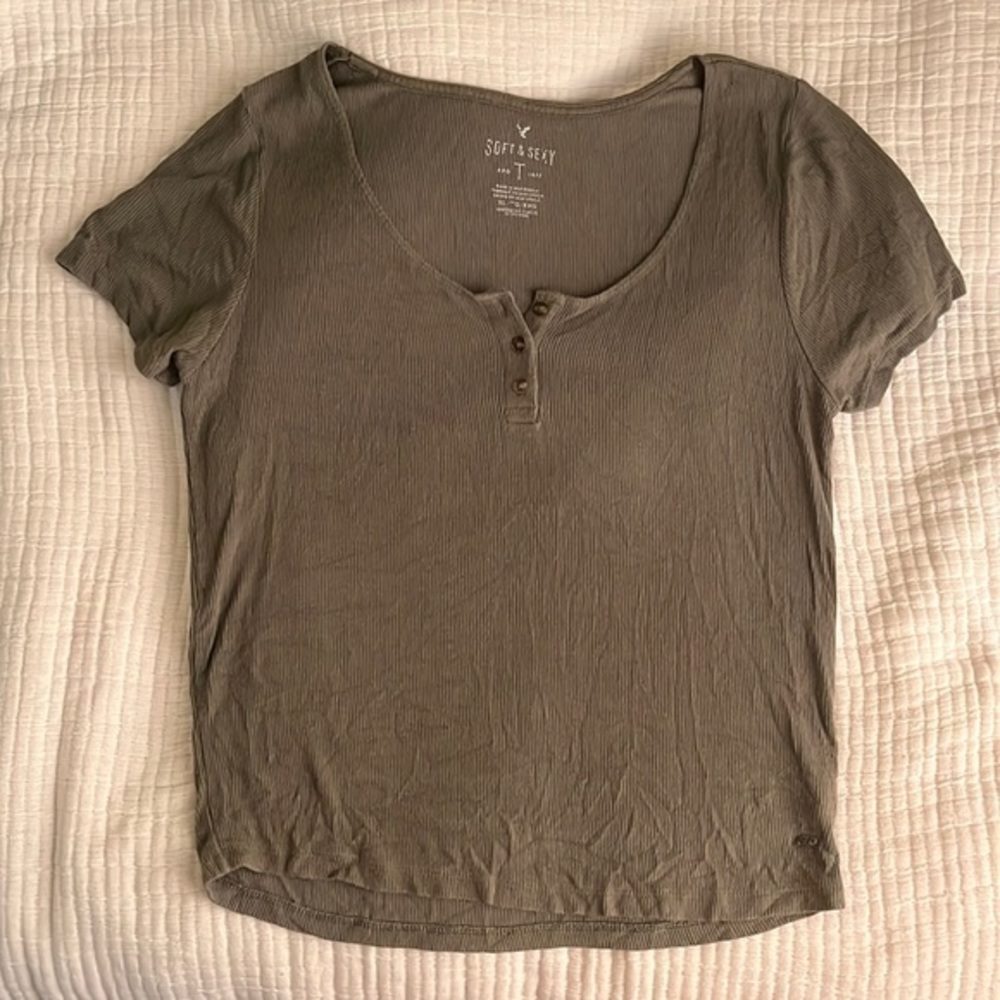 American eagle t-shirt